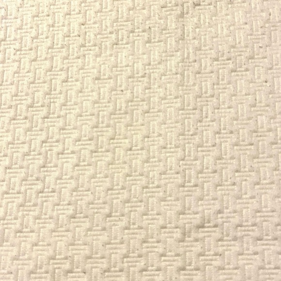 MAX studio cream basket weave textured short sleeve crop top size Medium. - Picture 7 of 13